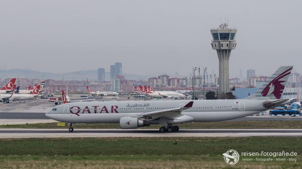  Qatar Airways - Airbus A330-302 