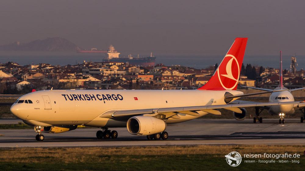  Turkish Airlines Cargo - Airbus A330-243F 
