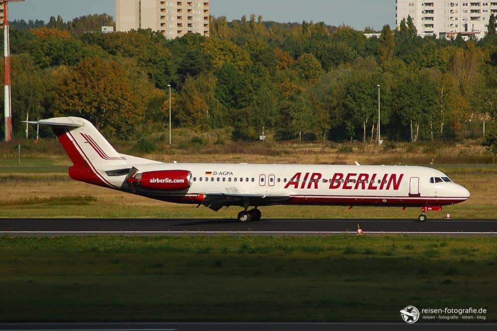 Air Berlin Fokker 100 in Berlin Tegel 13.10.2007