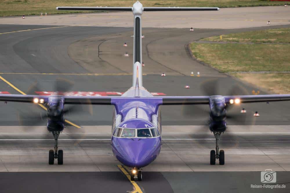 Flybe Bombardier DHC-8-402 Q400