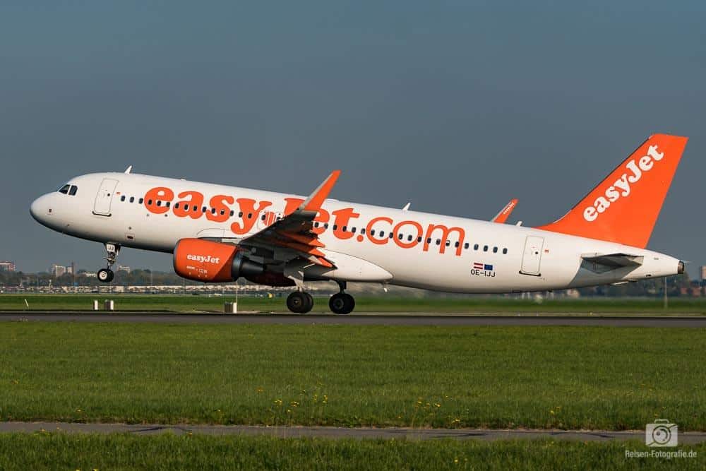 EasyJet Airline Airbus A320-214
