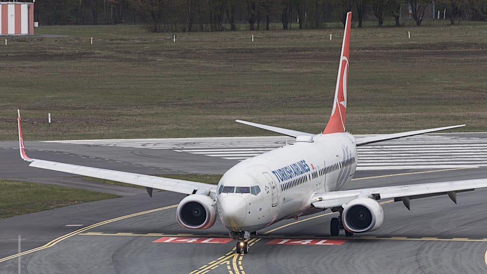 Turkish Airlines auf den Weg zum Gate.